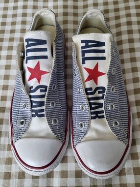 Kids Canvas Converse Slip-On Sneakers with Red Star Accent - Blue/White Sz 3